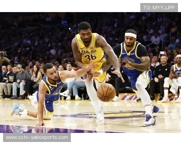 皮尔斯质疑湖人防守:三巨头需交易引入防守型球员 皮尔斯质疑湖人防守:三巨头需交易引入防守型球员